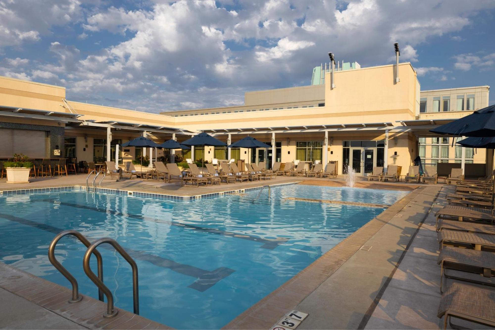 Renaissance Montgomery Hotel & Spa At The Convention Center Exterior foto